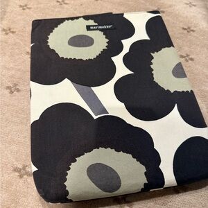 Marimekko Black and Gray Floral laptop/ tablet Pouch